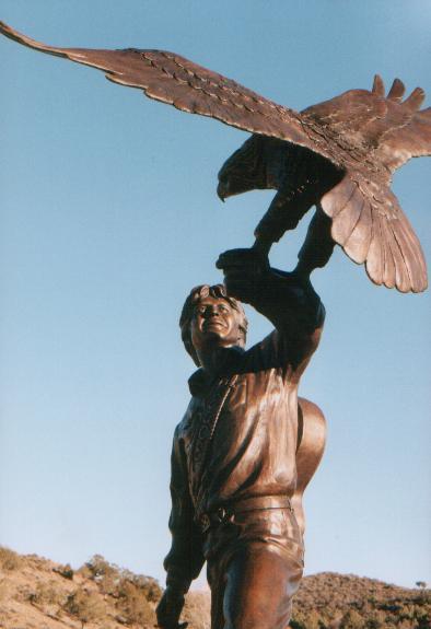 JohnDenverStatue1.jpg